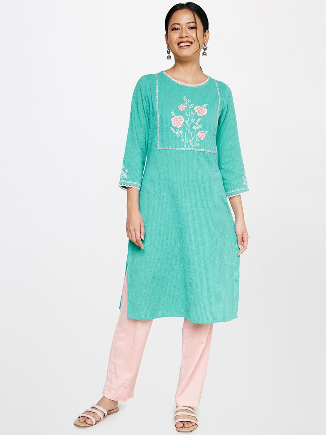 Global Desi Women Cotton Floral Embroidered Kurta