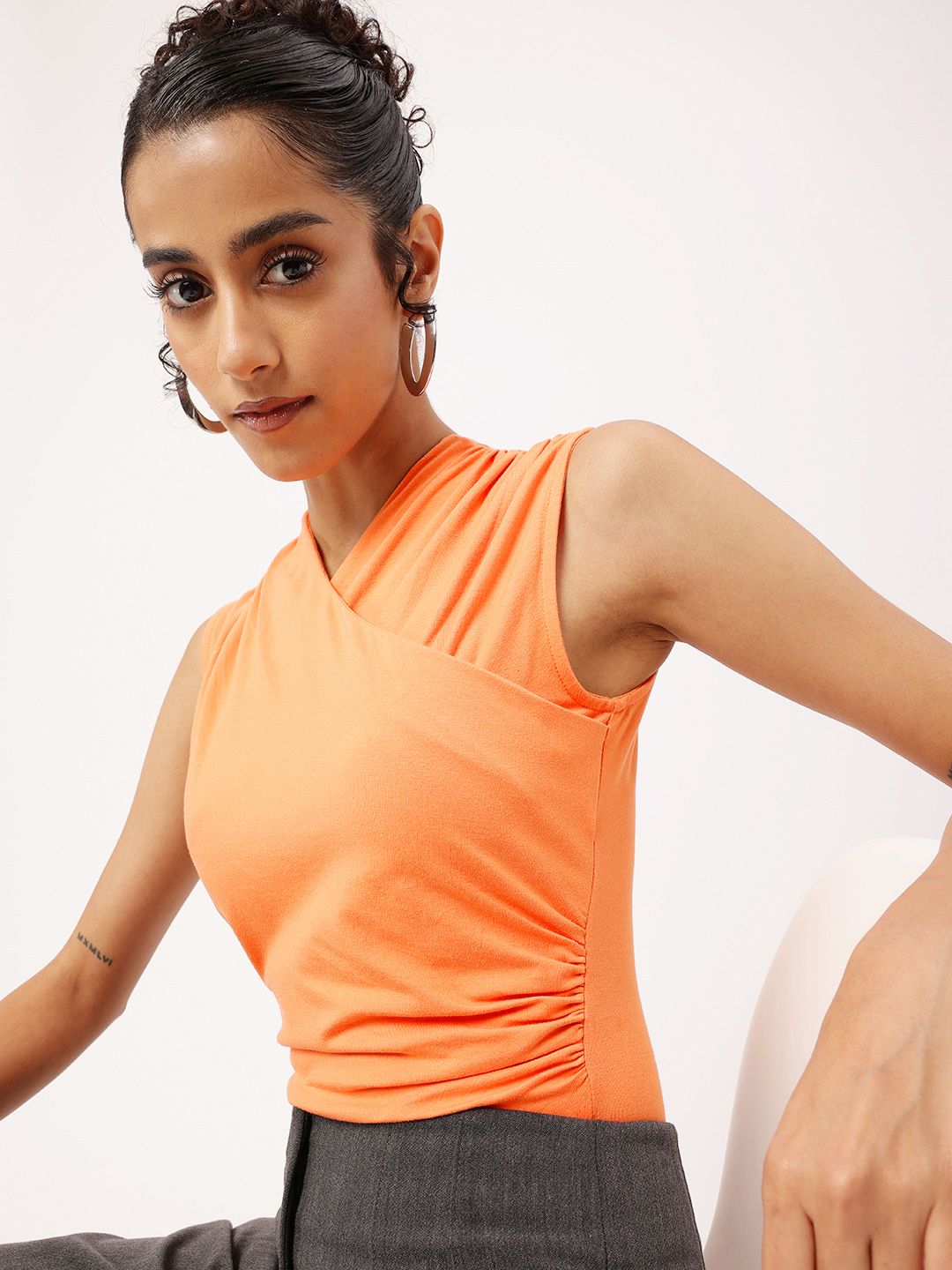 DressBerry Sleek Cute Chic V-Neck Ruched Detail Knitted Bodysuit