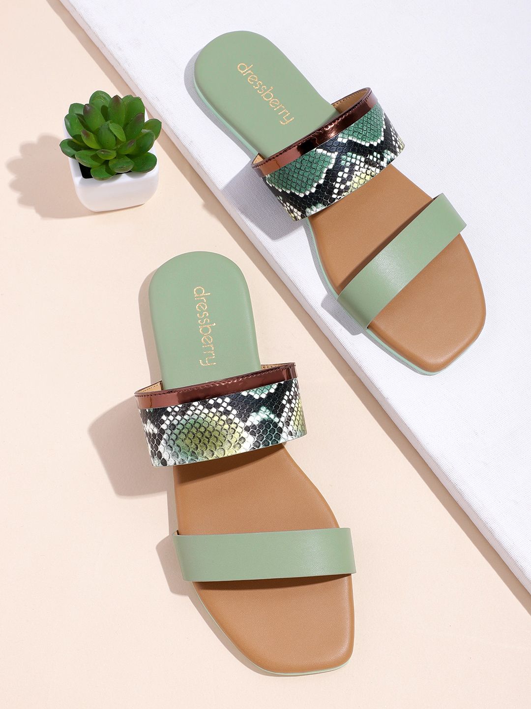 DressBerry Women Textured Open Toe Flats
