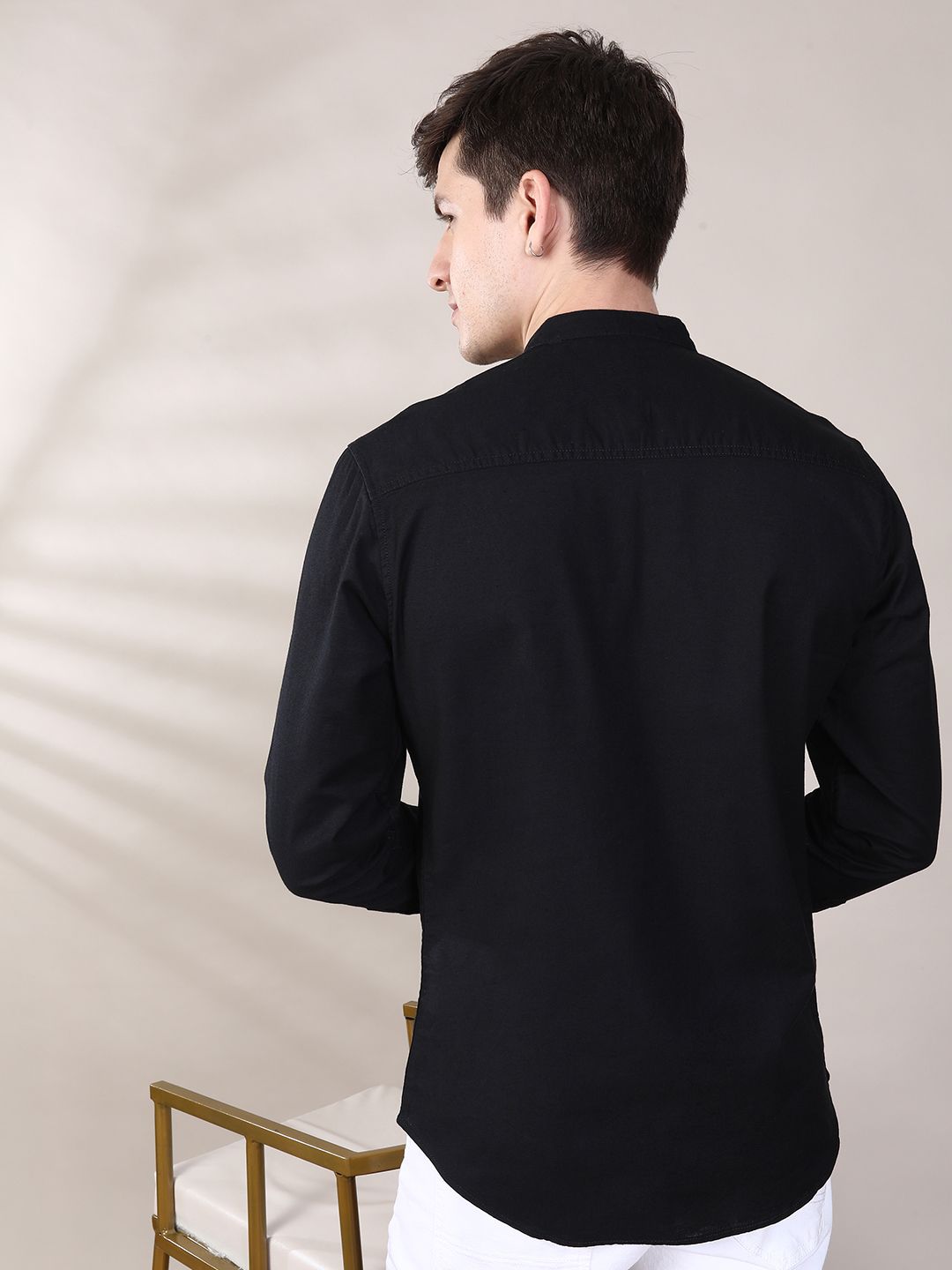 The Indian Garage Co Men Black Solid Casual Shirt