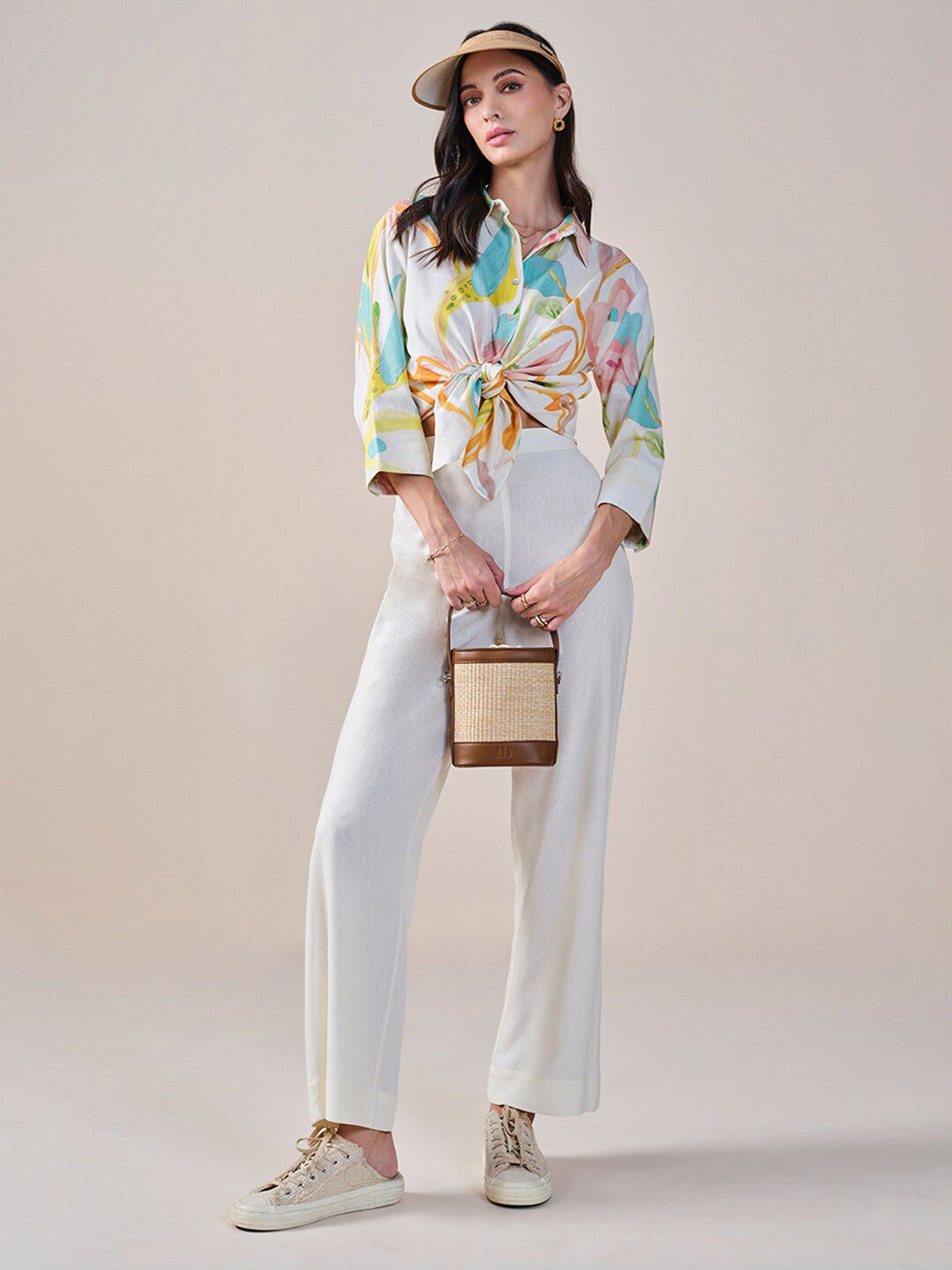 AND Print Shirt Collar Styled Back Top