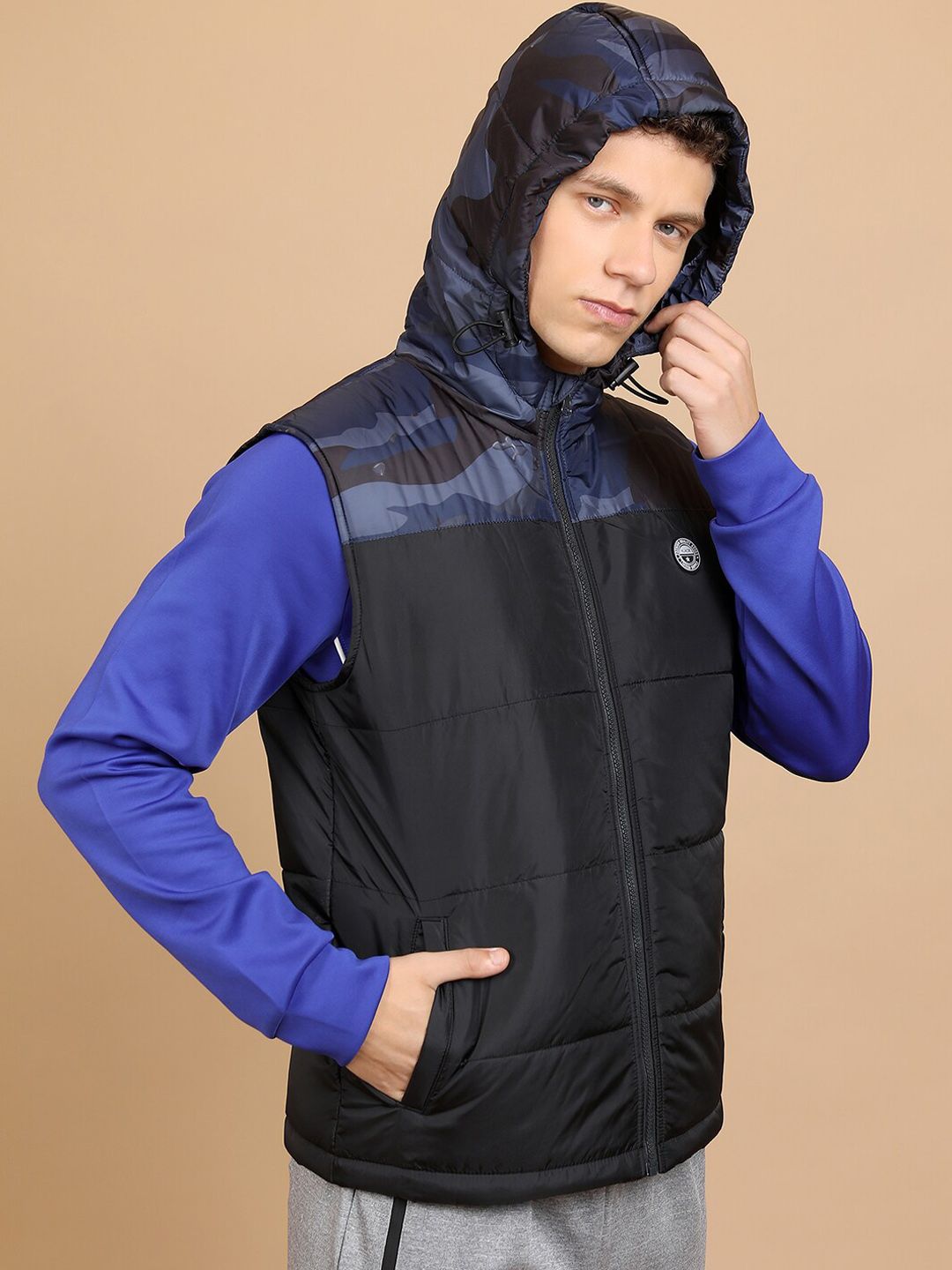 HIGHLANDER Colourblocked Hooded Neck Sleeveless Zip Detail Puffer Jacket