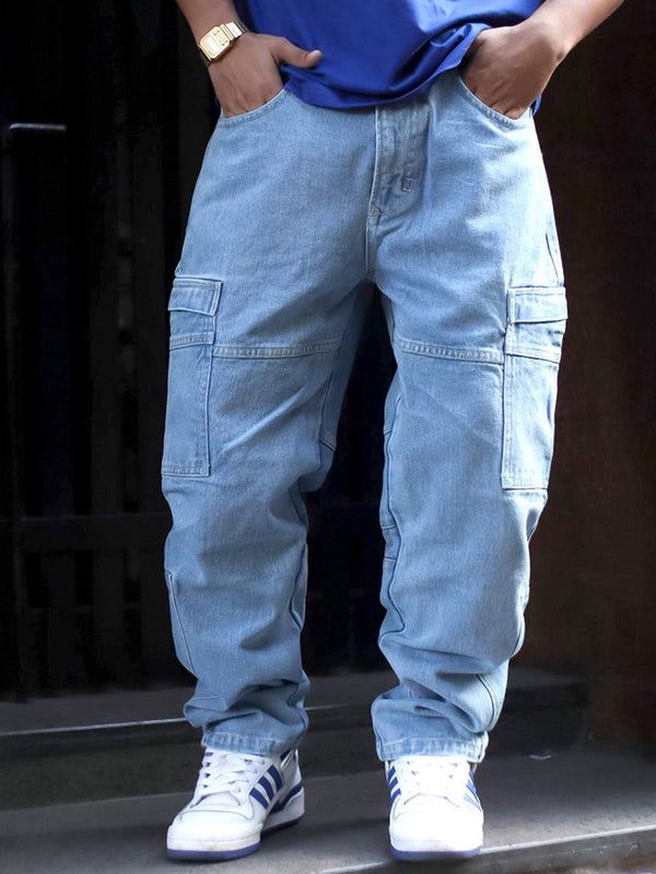 Powerlook lelaki teman lelaki sesuai dengan seluar jeans kargo pertengahan