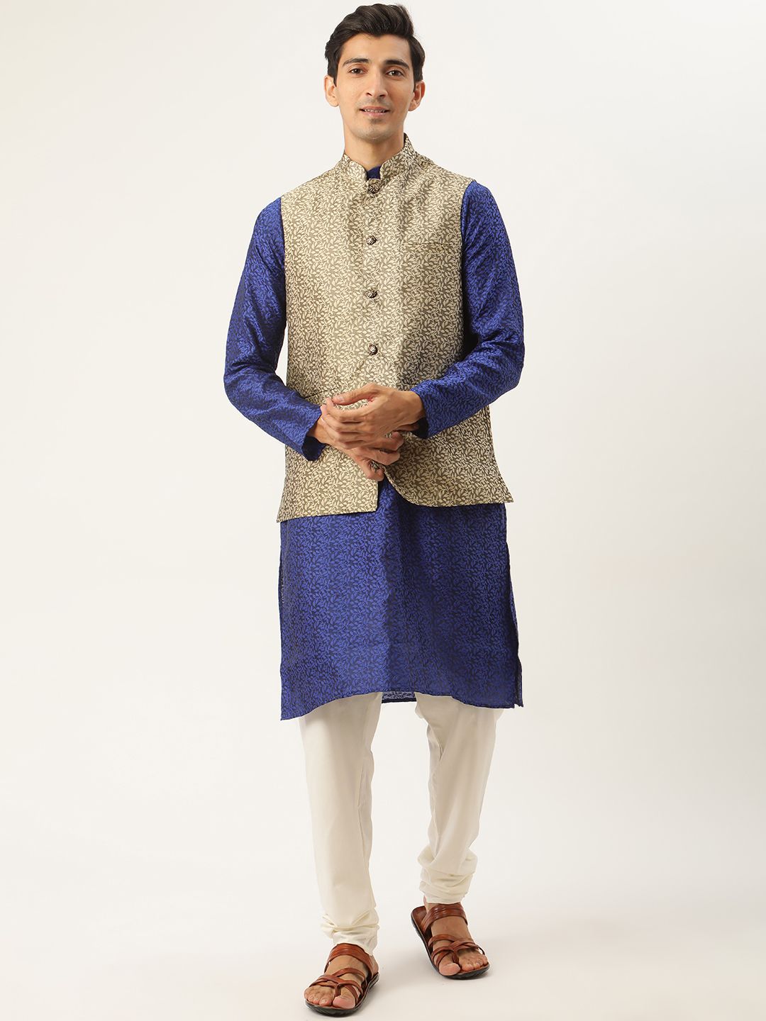 SOJANYA Kurta Sutera Jacquard Biru Lelaki dengan Jaket Churidar & Nehru