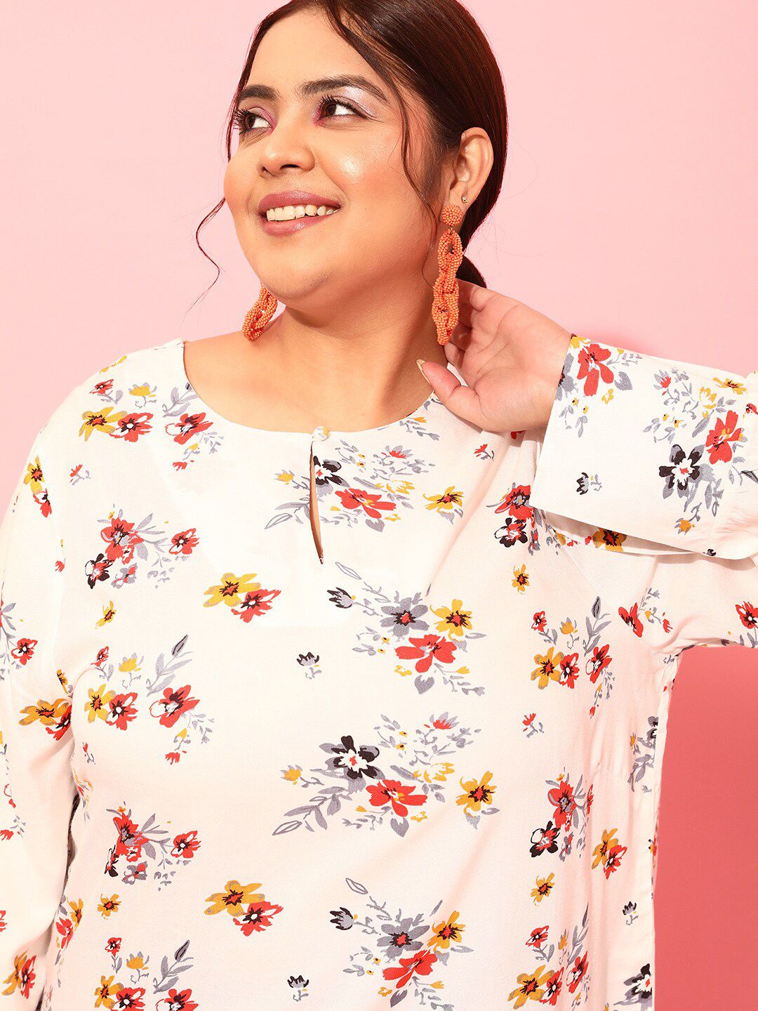 CURVY STREET Plus Size Floral Printed Round Neck Crepe Top