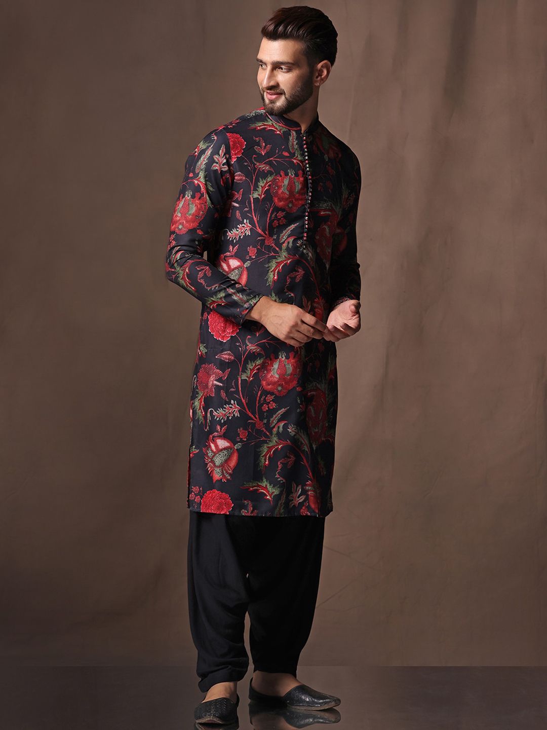 KISAH Men Black Floral Printed Mandarin Collar Regular Kurta With Patiala Set