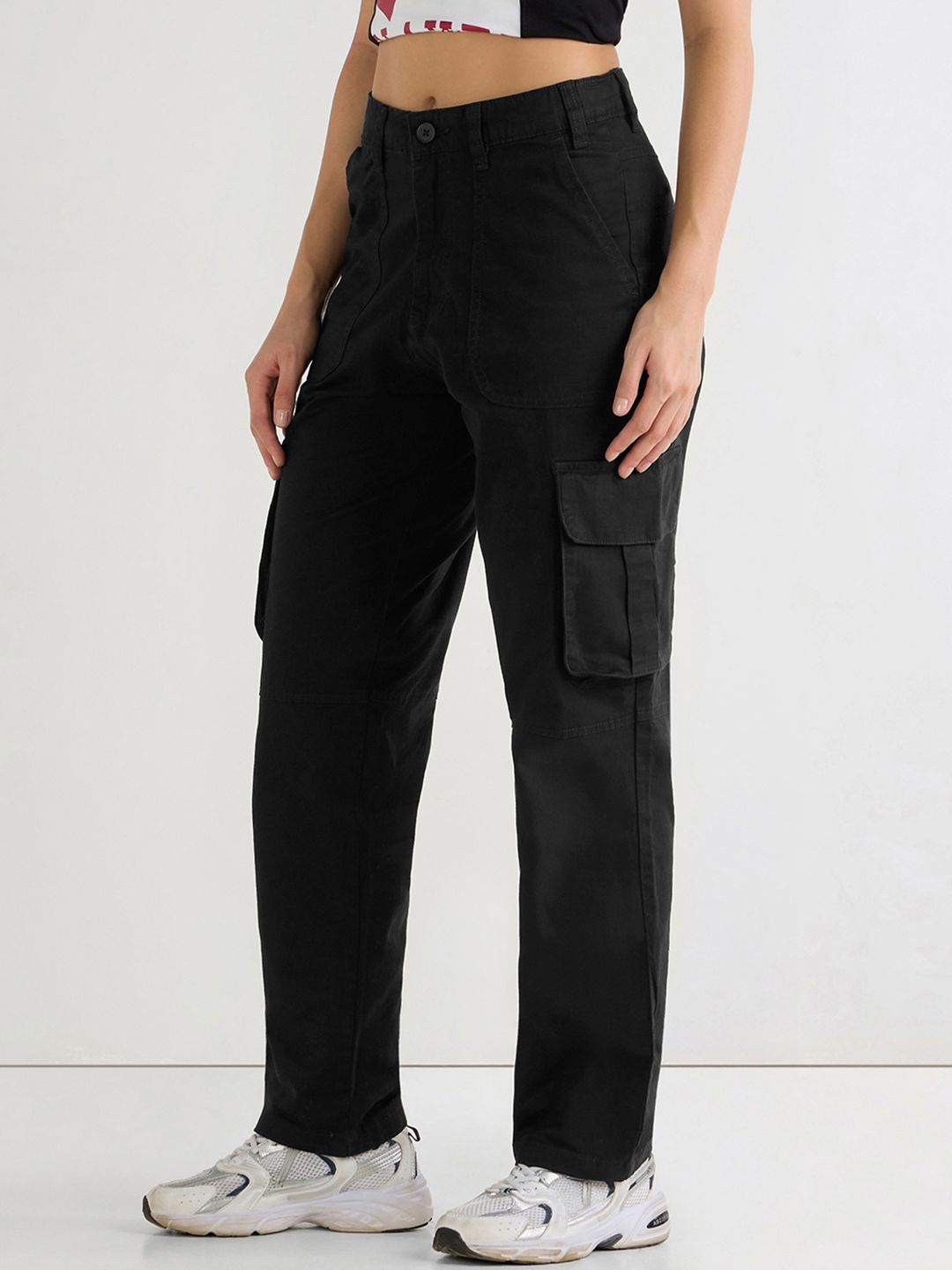 Bewakoof Women Straight Cargo Pants