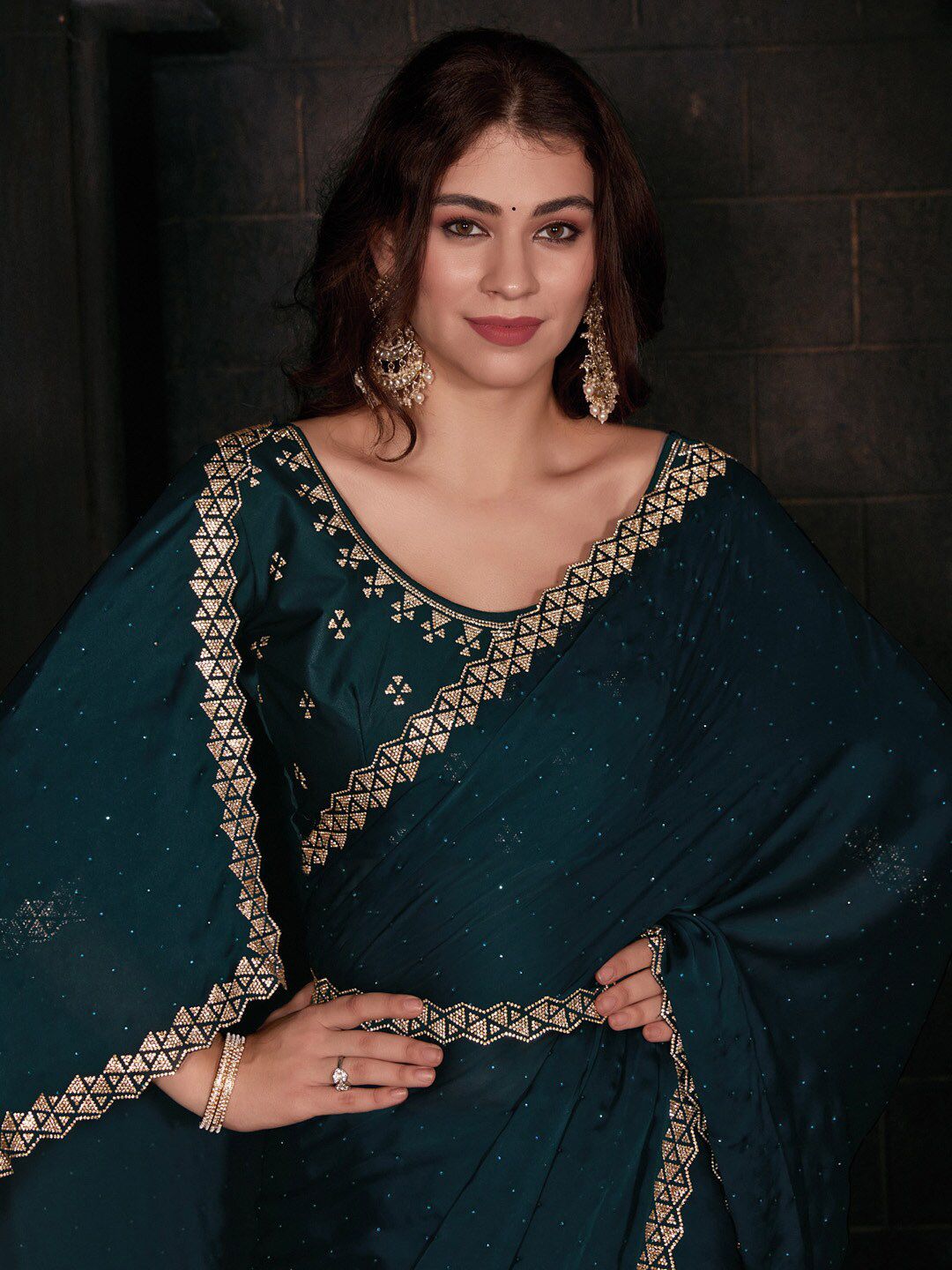 Saree mall Embellished Border Beads and Stones Satin Saree