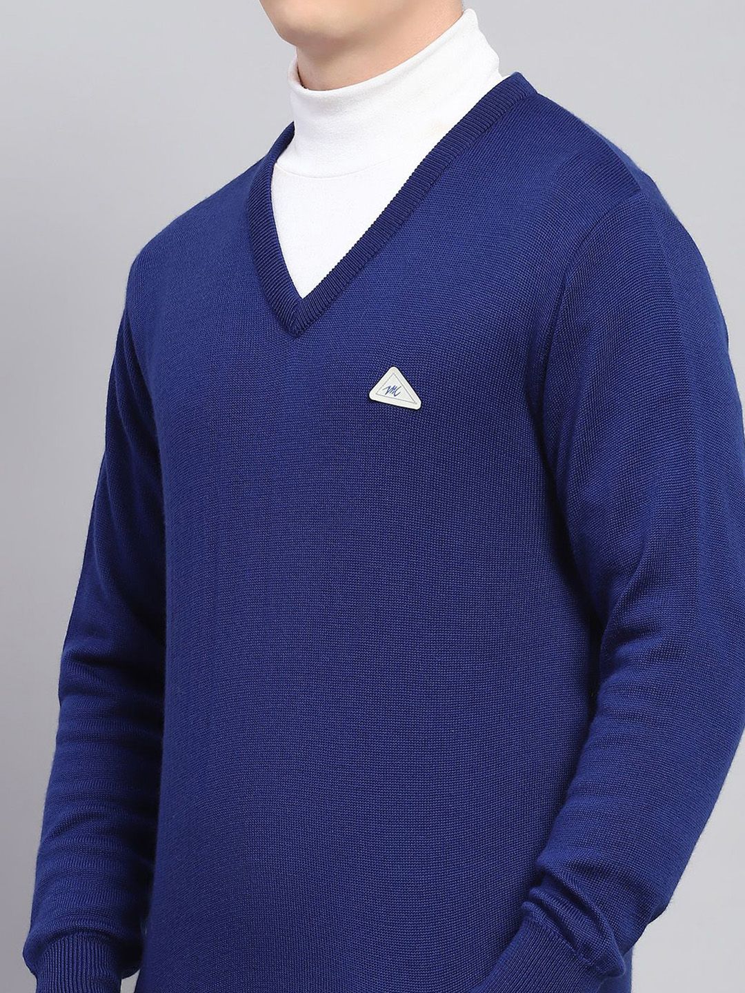 Monte Carlo Men V-Neck Woollen Pullover Sweater