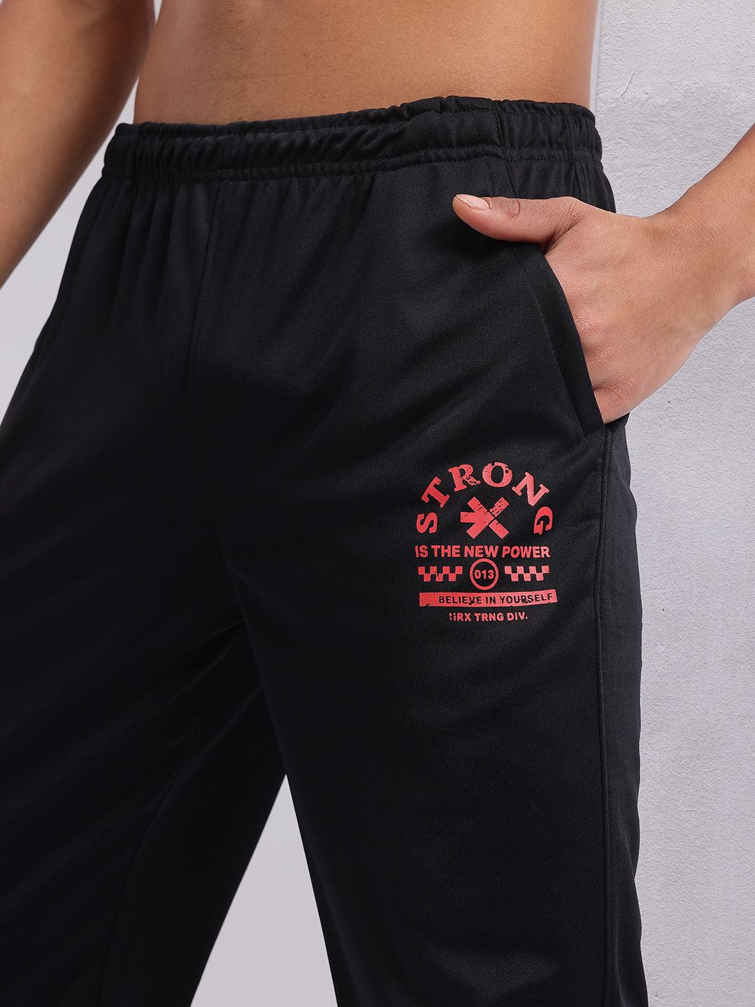 HRX by Hrithik Roshan Men Mid-Rise Typography Print Rapid-Dry Training Joggers