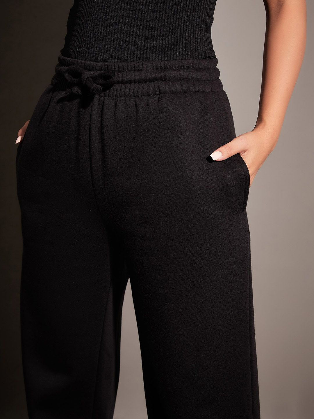 SASSAFRAS Women Black Relaxed Fit Mid-Rise Fleece Track Pants