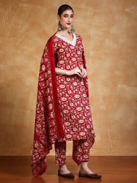 Varanga Women Floral Printed V Neck Kurta Set With Dupatta