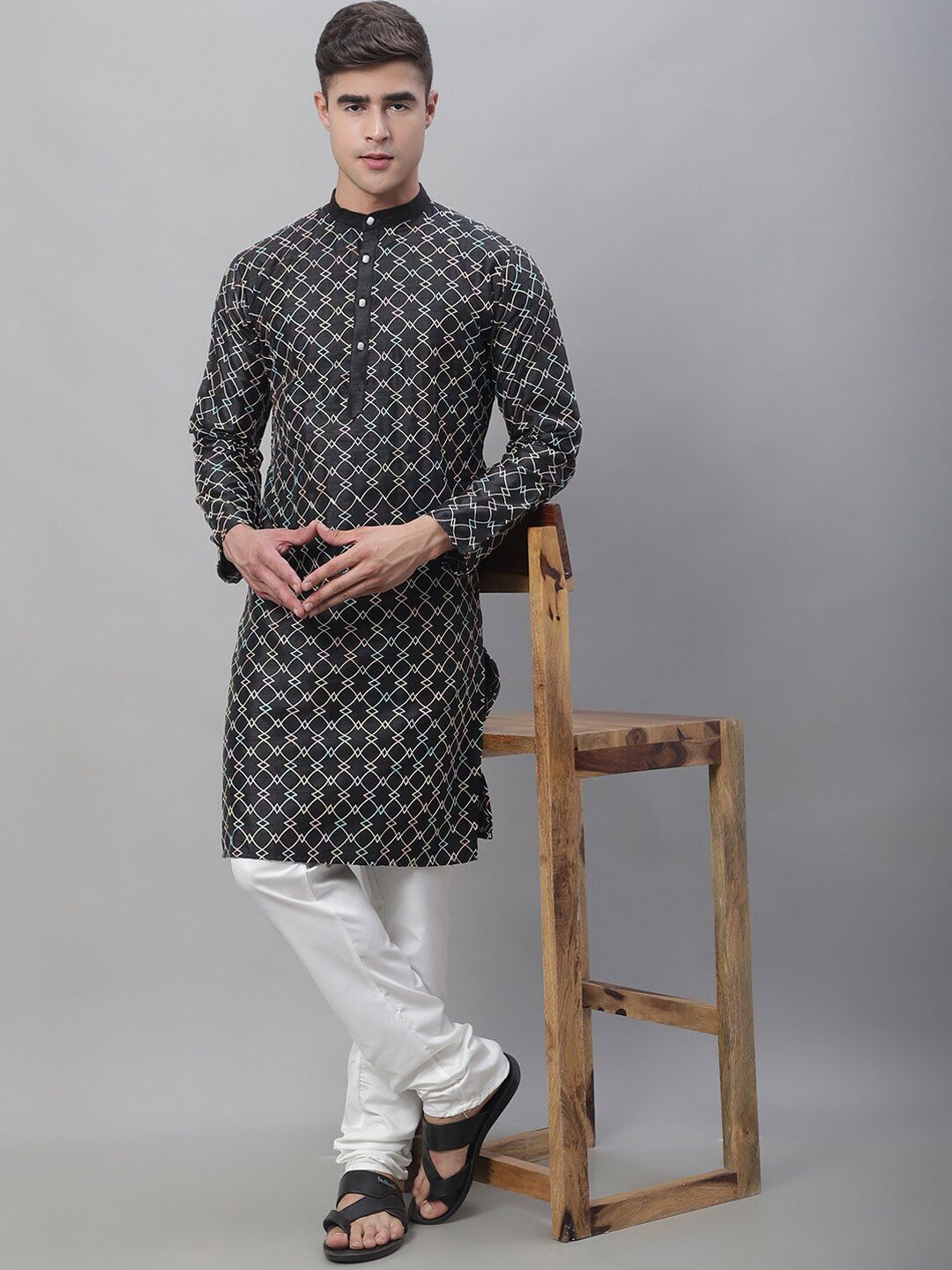 SOJANYA Geometric Embroidered Thread Work  Cotton Kurta With Churidar