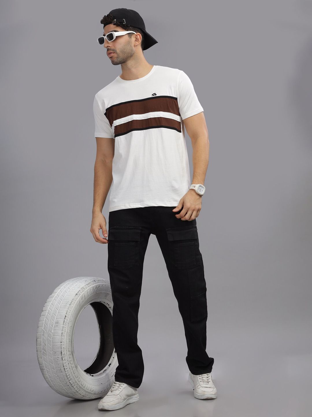 ADRO Colourblocked Regular Fit Cotton T-shirt