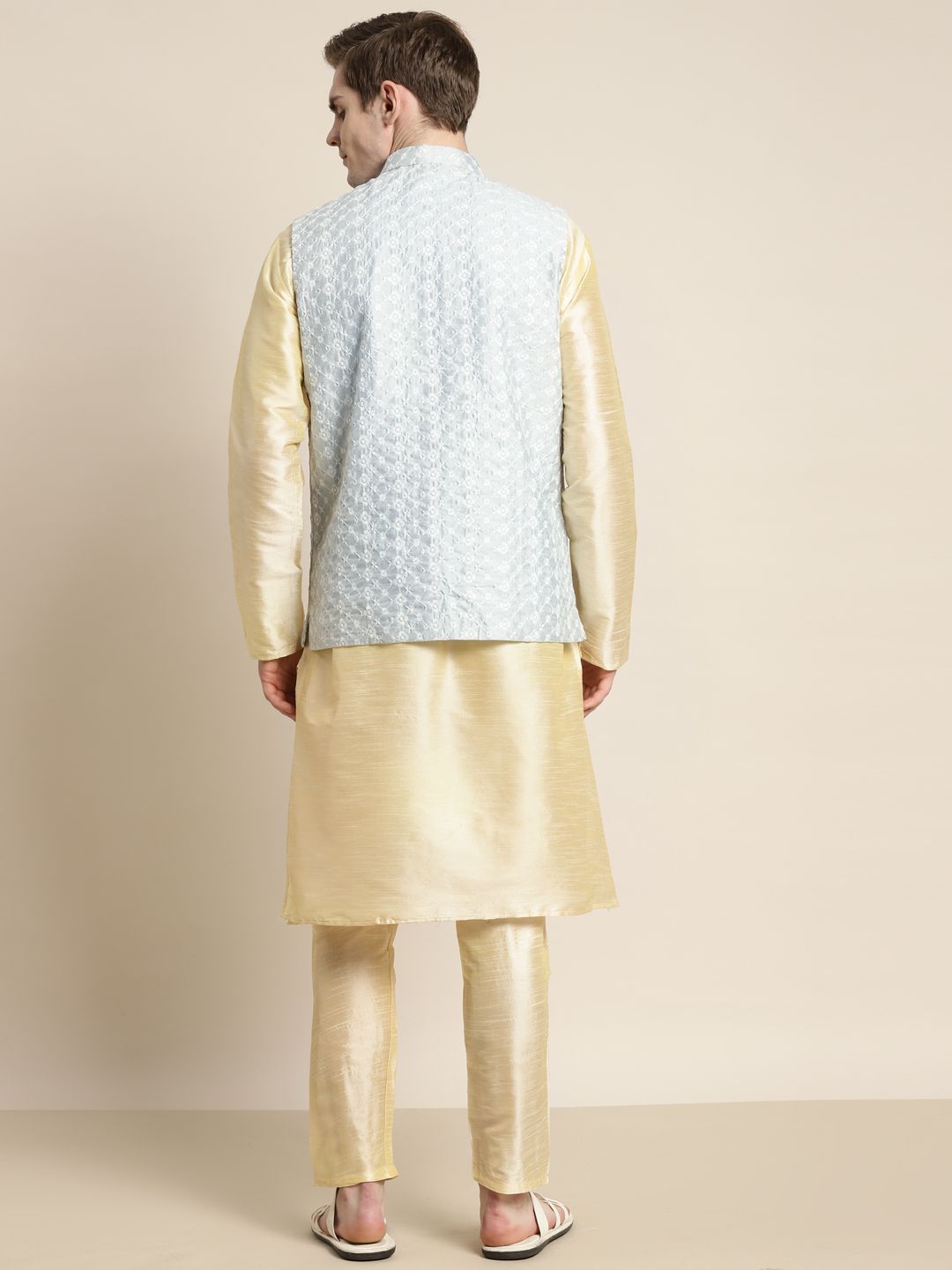 SOJANYA Men Solid Kurta with Churidar & Embroidered Nehru Jacket
