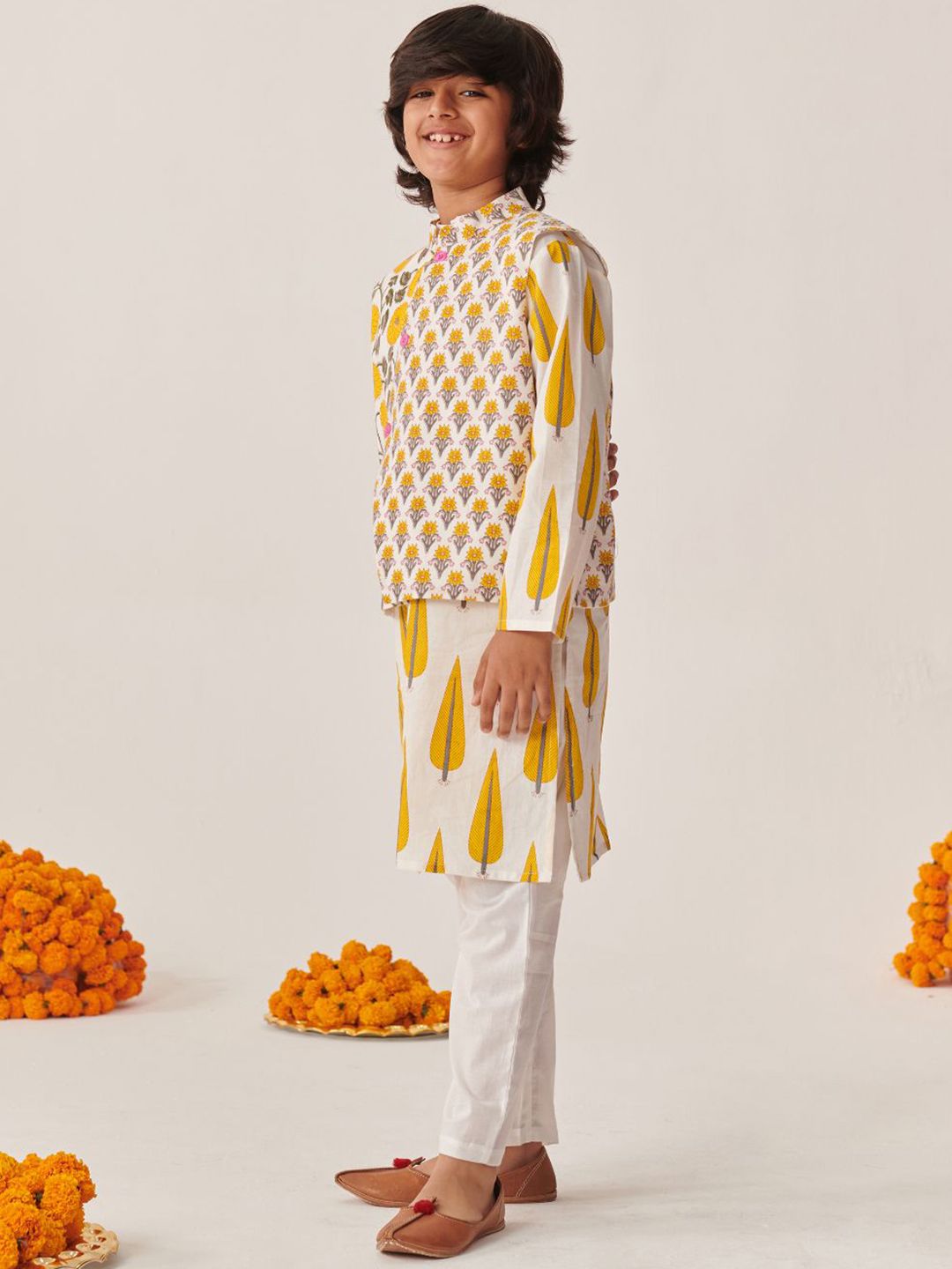 pspeaches Boys Ethnic Motifs Printed Regular Kurta with Trousers