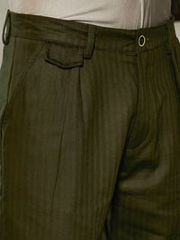 Campus Sutra Men Comfort Pleated Trousers