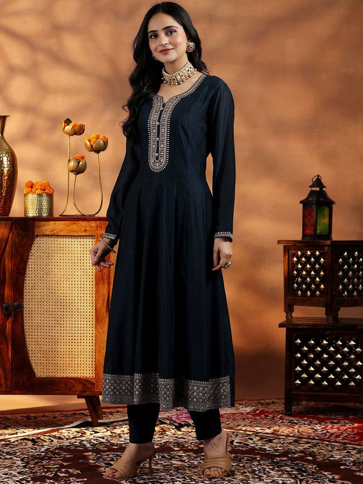 Libas Women Floral Yoke Design Panelled Kurta with Trousers & With Dupatta