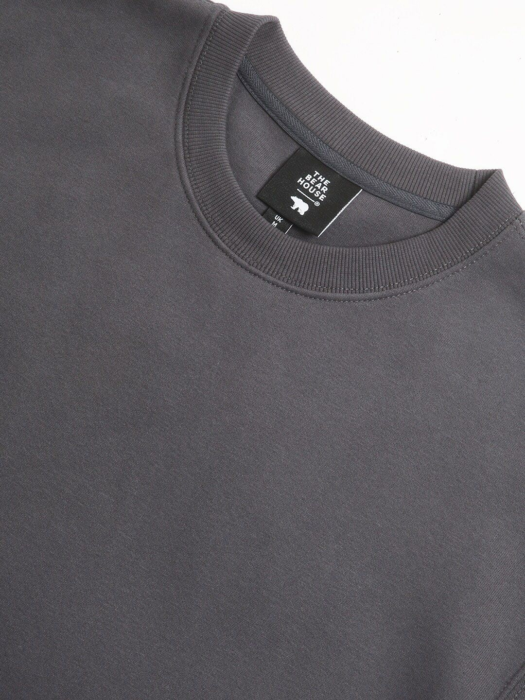 THE BEAR HOUSE Round Neck Pullover Sweatshirt