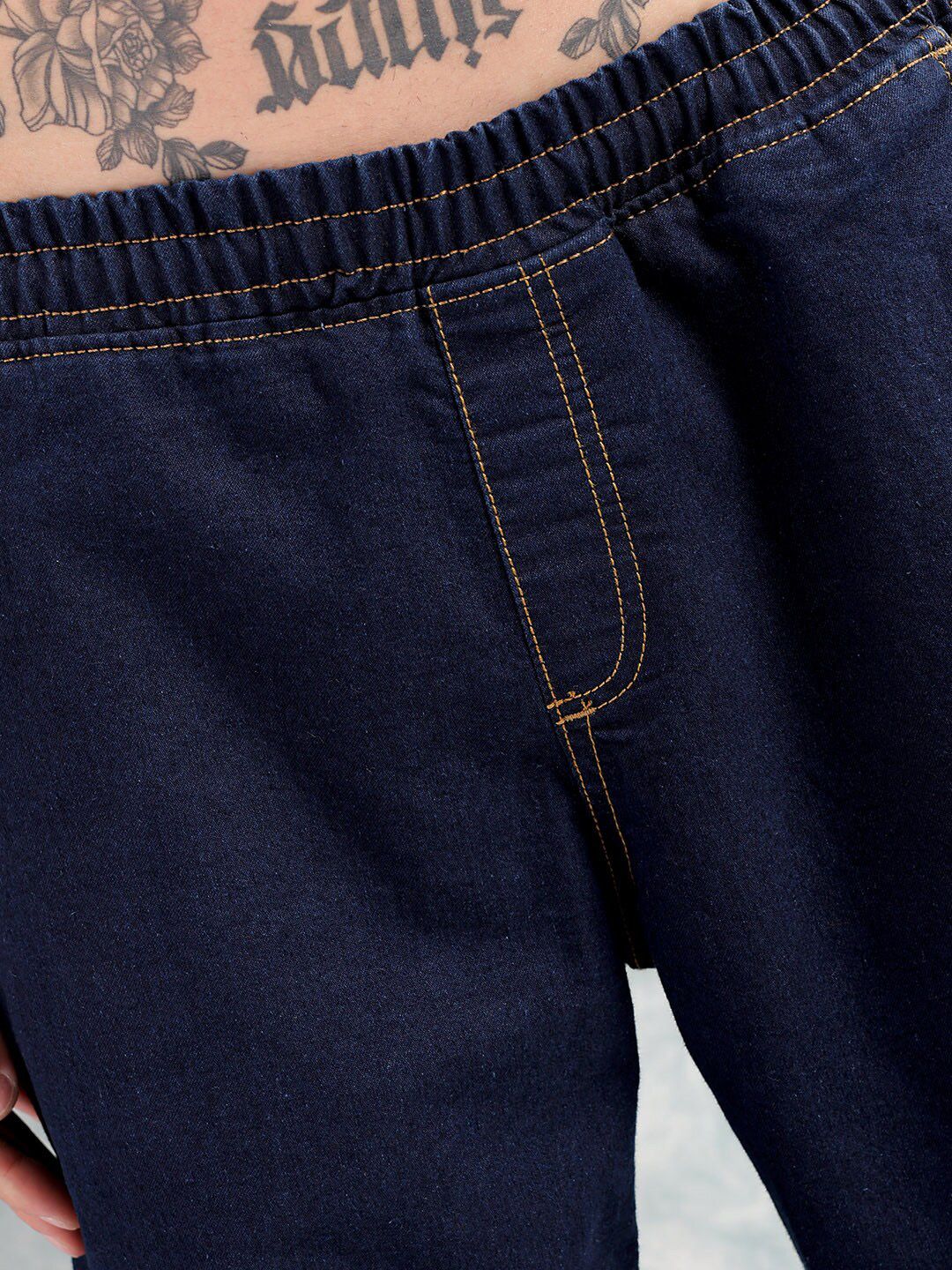 The Indian Garage Co Men Mid-Rise Loose Fit Contrast Stitch Stretchable Cargo Jogger Jeans