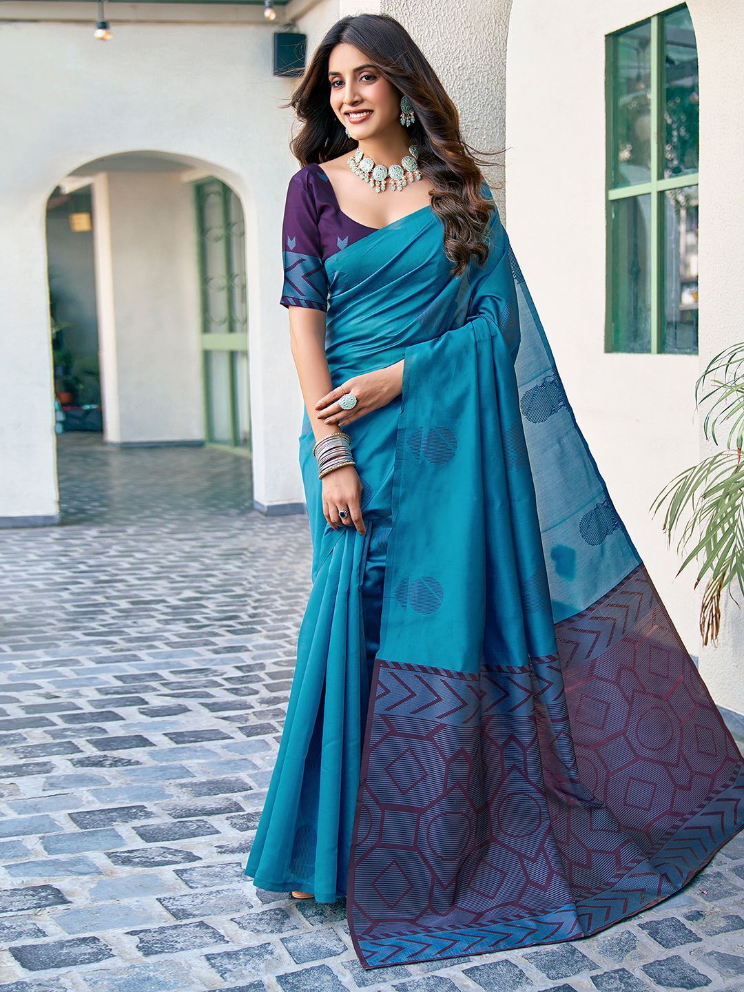 KALINI Woven Design Zari Silk Blend Banarasi Saree