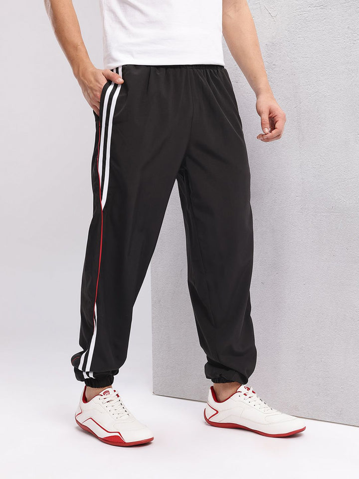 HRX by Hrithik Roshan Men Side Striped Joggers