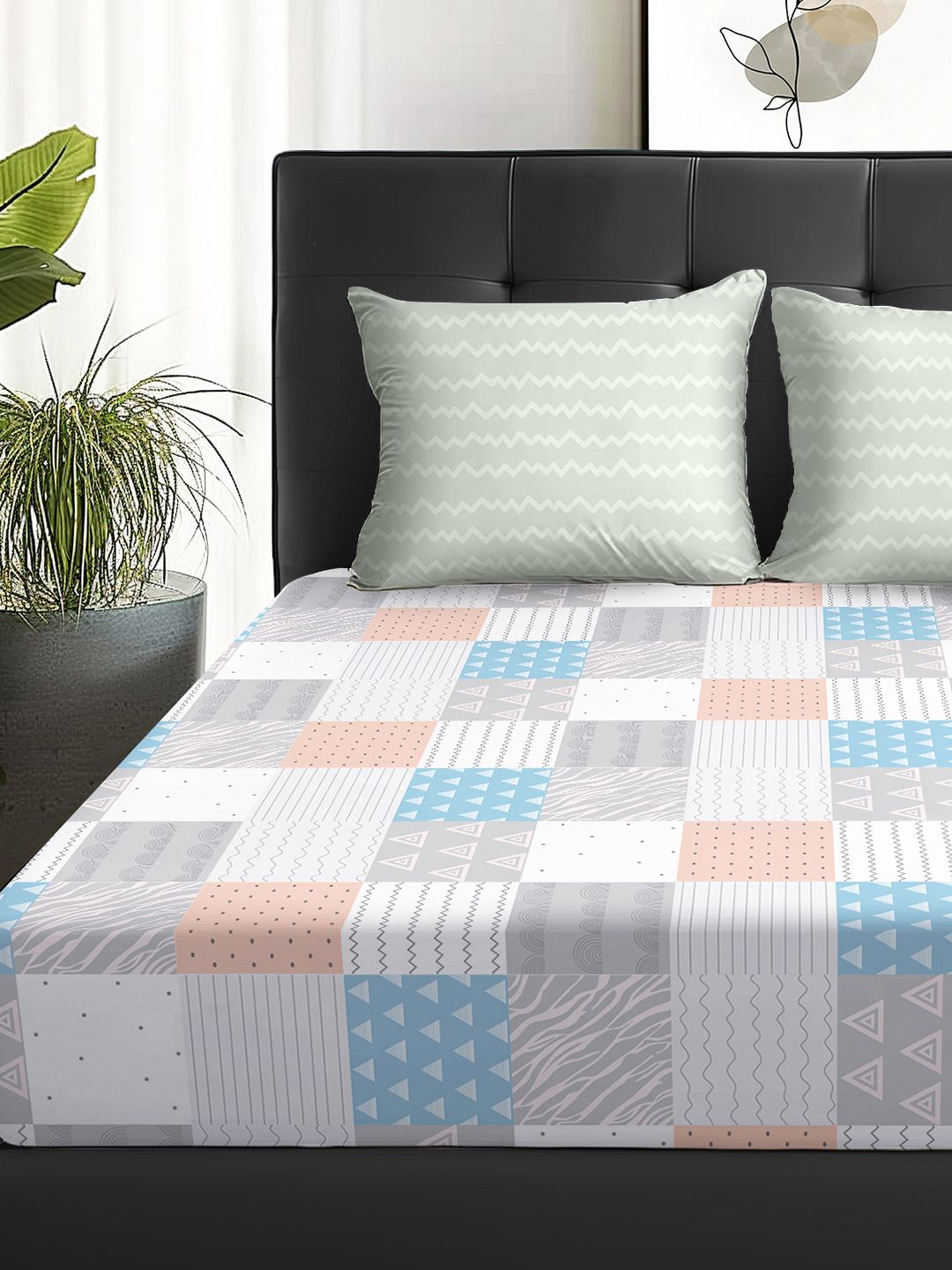 Story@home Arena Peach & White Geometric Microfiber 180TC Queen Bedsheet & 2 Pillow Covers
