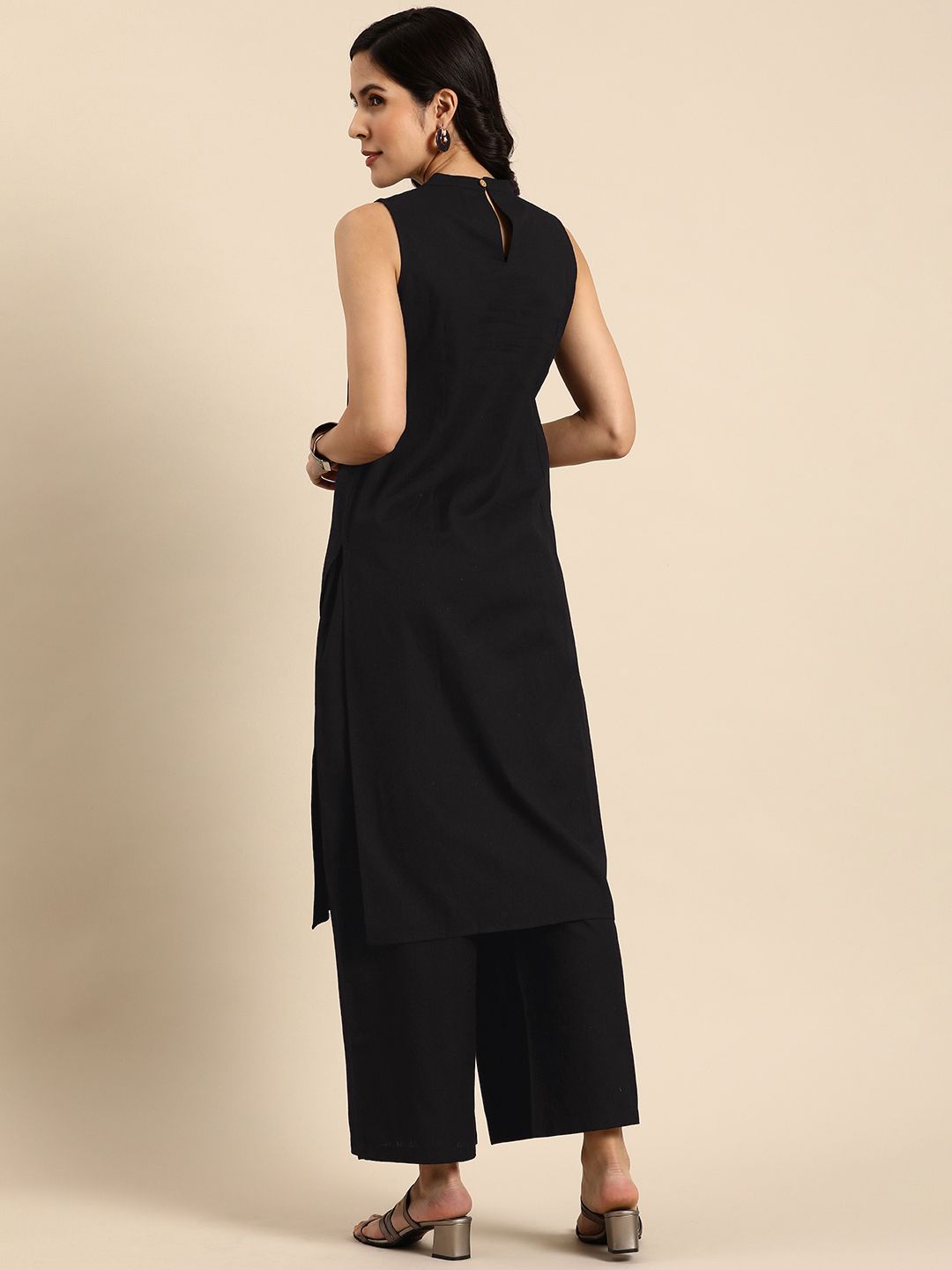 Anouk Women Solid Round Neck Pure Cotton Kurta