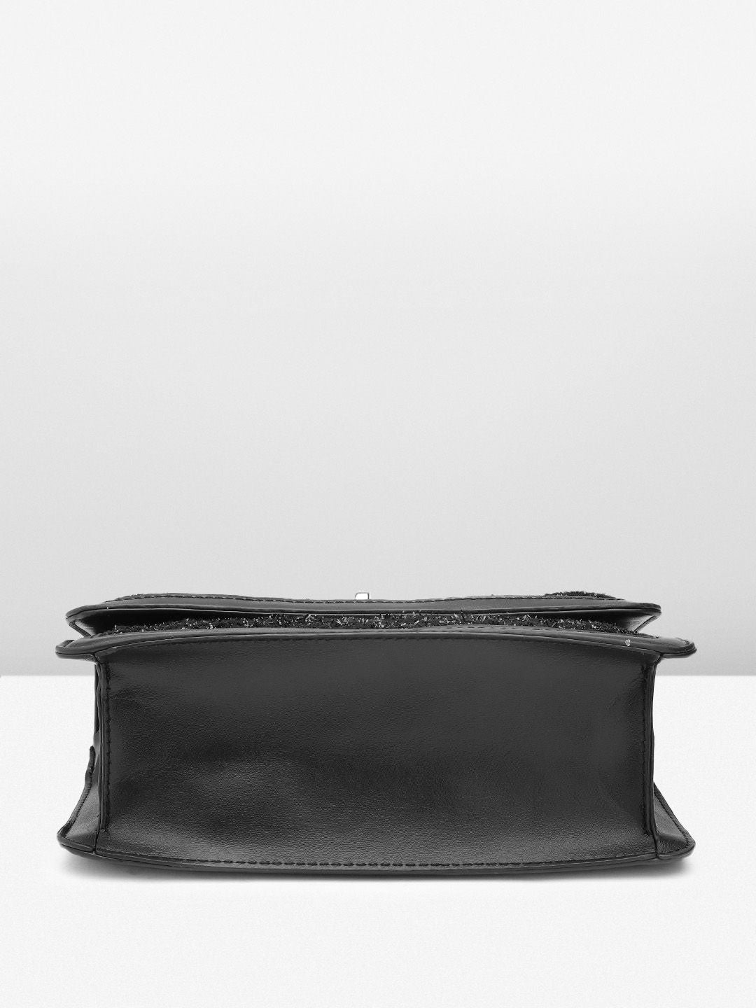Beg Sling Berstruktur Lino Perros dengan Butiran Quilted