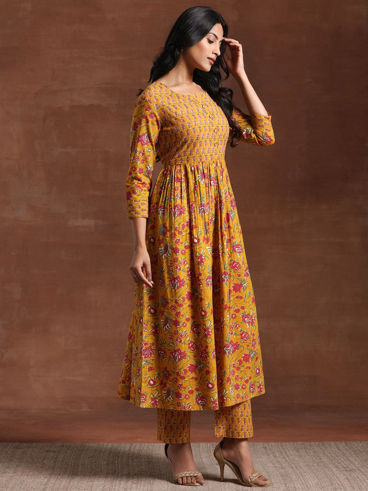 Libas Floral Printed Round Neck Three-Quarter Sleeves Pure Cotton Kurta Set