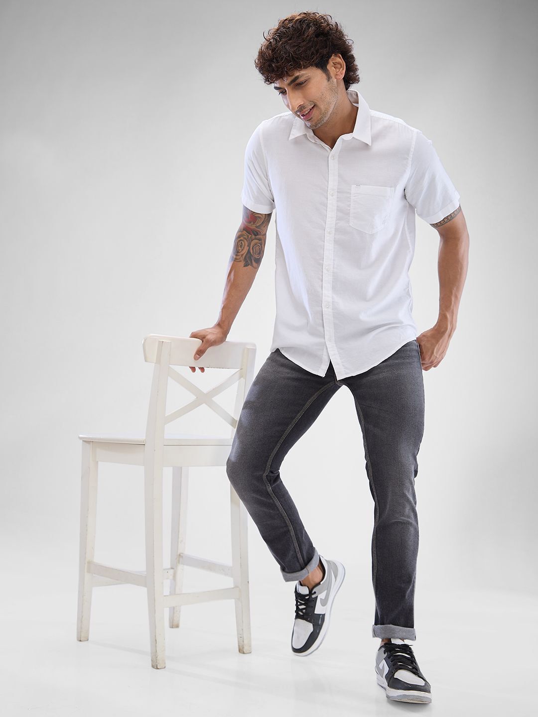 SPYKAR Men Solid Spread Collar Slim Fit Casual Shirt