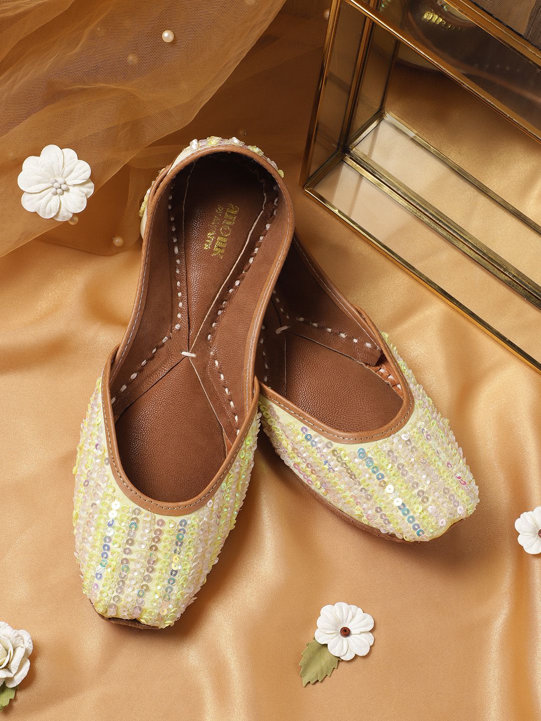 Anouk Women Sequinned Embellished Ethnic Mojaris