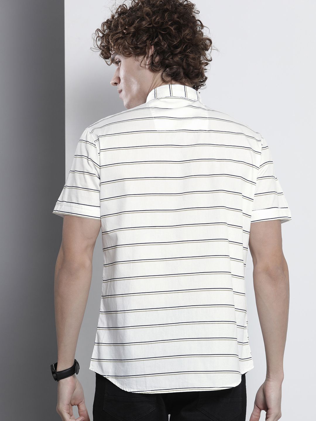 The Indian Garage Co Men White Cotton Striped Casual Shirt