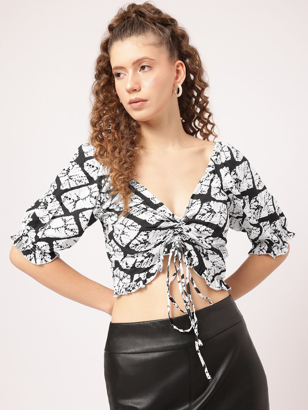 DressBerry Effortless Chic Monochrome Abstract Print Ruched Tie-Up Crop Top