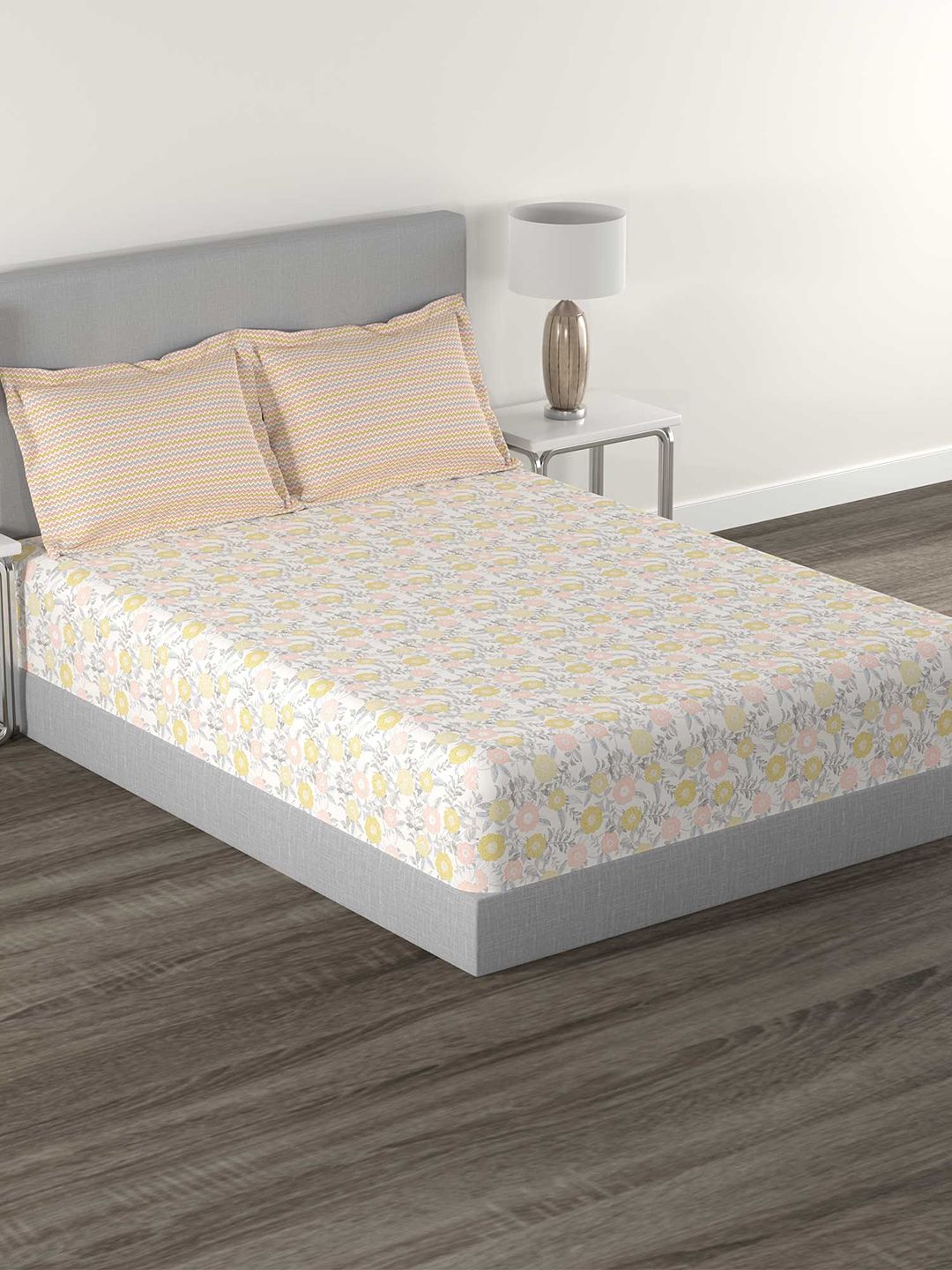 MYTRIDENT Doodle Flora Peach Flat 144TC Queen Cotton Bedsheet Set