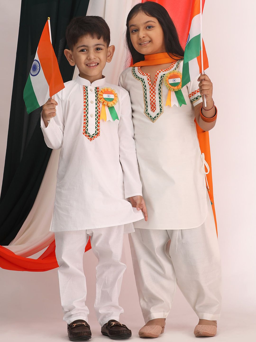 VASTRAMAY Girls Regular Gotta Patti Kurta With Patiala & Dupatta