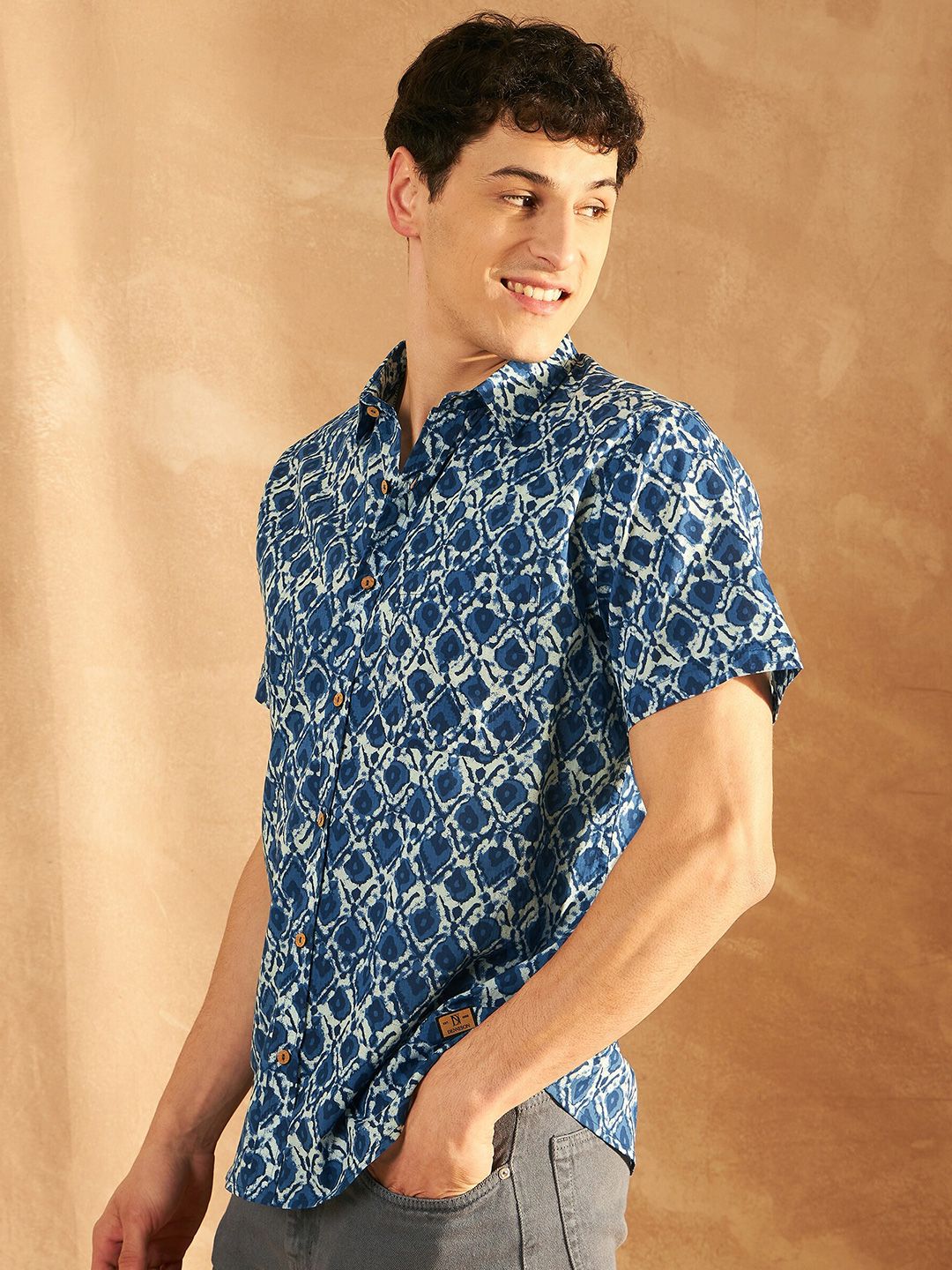 DENNISON Smart Printed Spread Collar Short Sleeves Cotton Lightweight Shirt