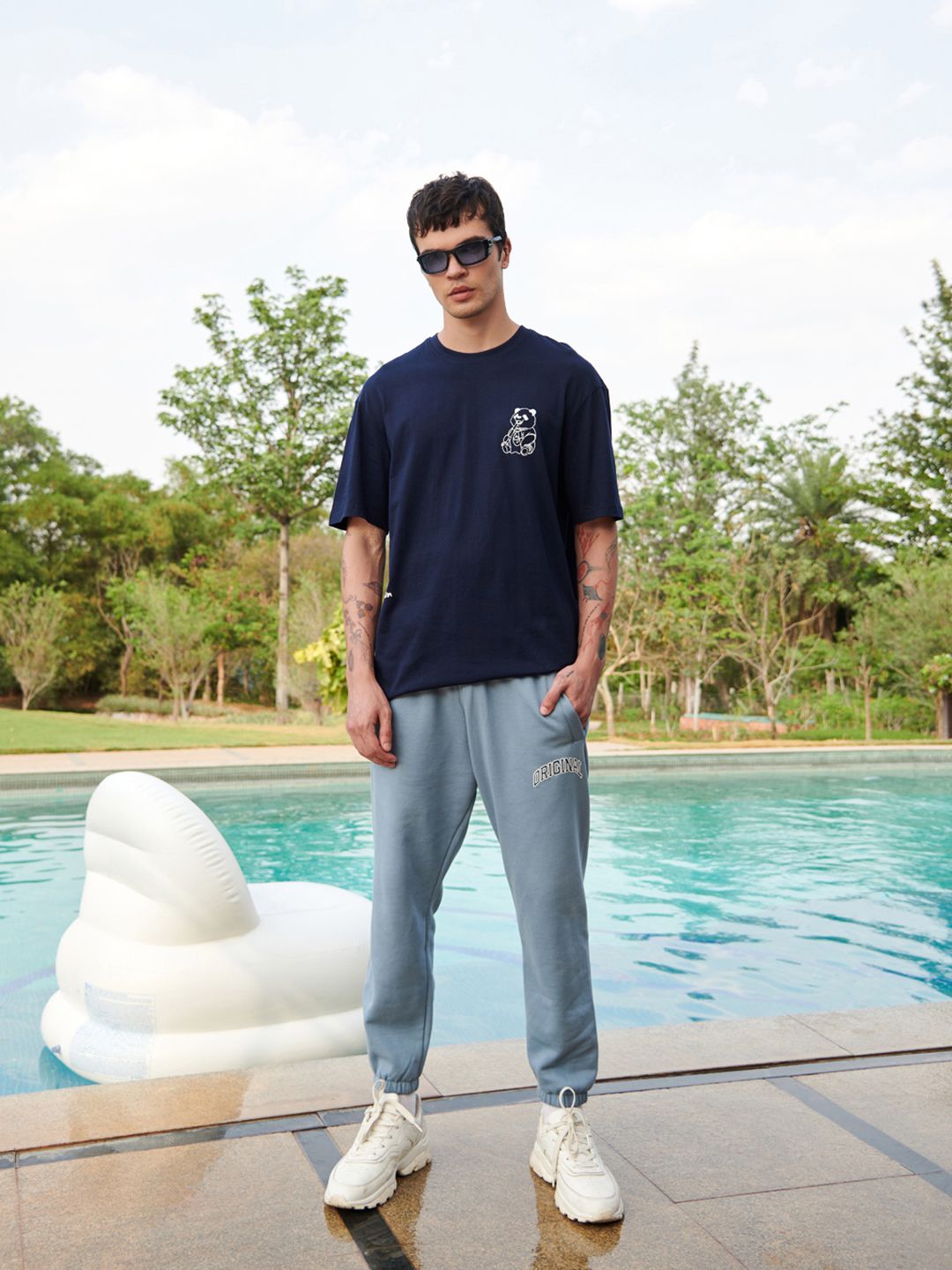 Bewakoof Navy Blue Graphic Printed Drop-Shoulder Sleeves Oversized Pure Cotton T-shirt