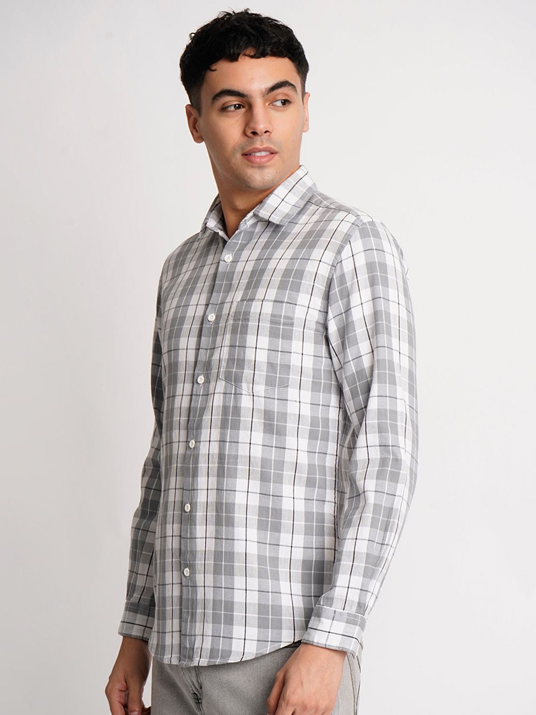 Bene Kleed Men Buffalo Checked Spread Collar Pure Cotton Casual Shirt