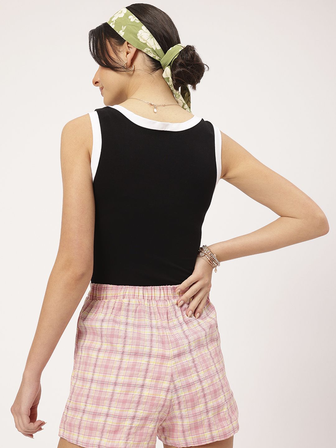 DressBerry Monochromatic Plunge V-Neck Sleeveless Bodysuit