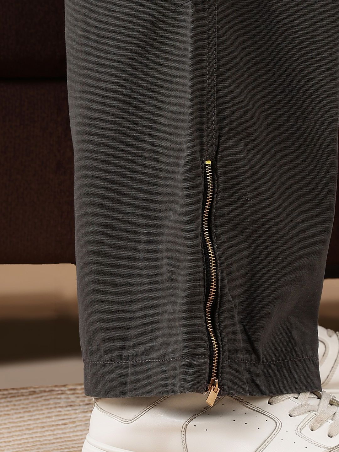 Eszett Men Easy Wash Cargos Seluar