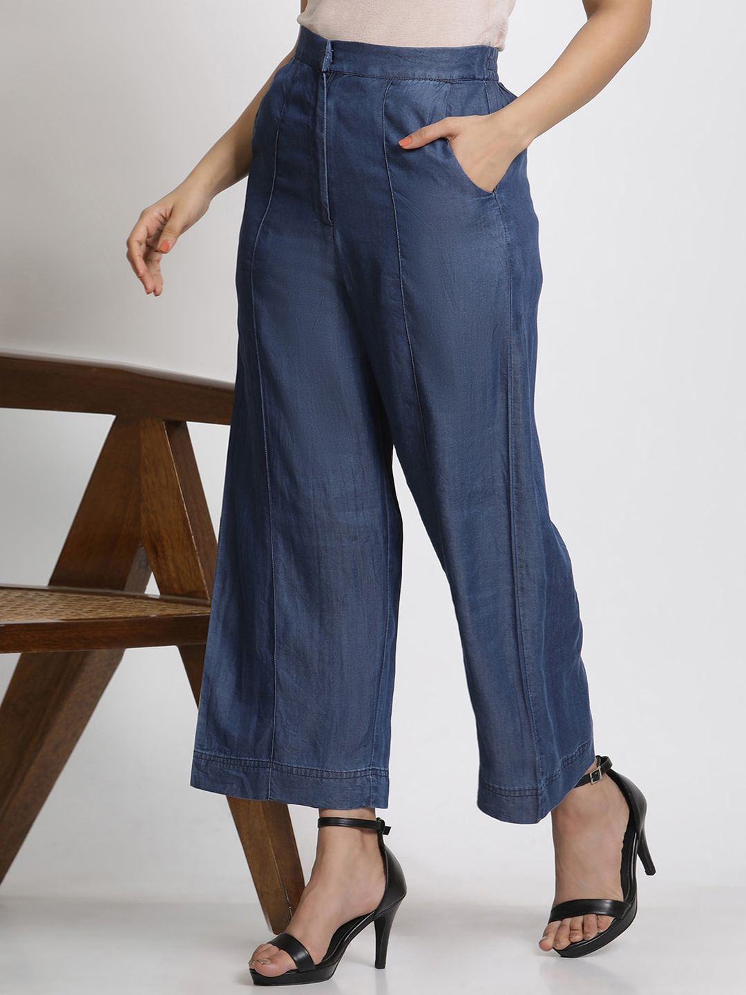 W Women Straight Fit Mid-Rise Pleated Culottes Trousers