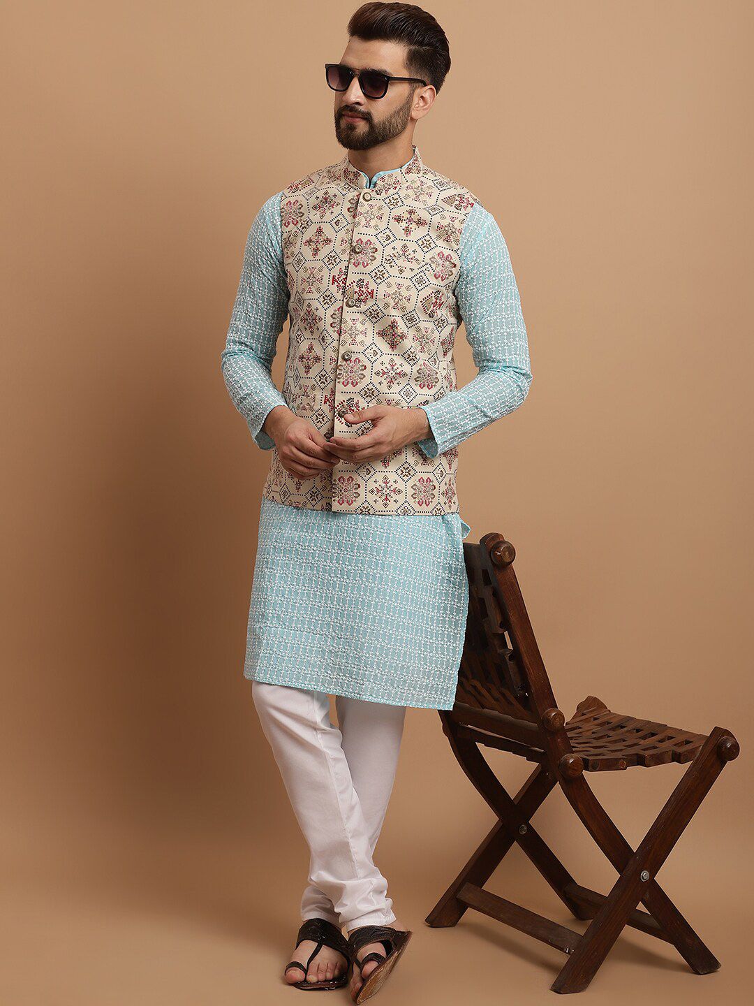 SOJANYA Men Blue Ethnic Motifs Embroidered Regular Thread Work Pure Cotton Kurta with Pyjamas