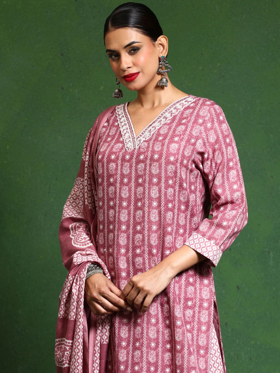 Varanga Women Printed Regular Kurta with Trousers & With Dupatta
