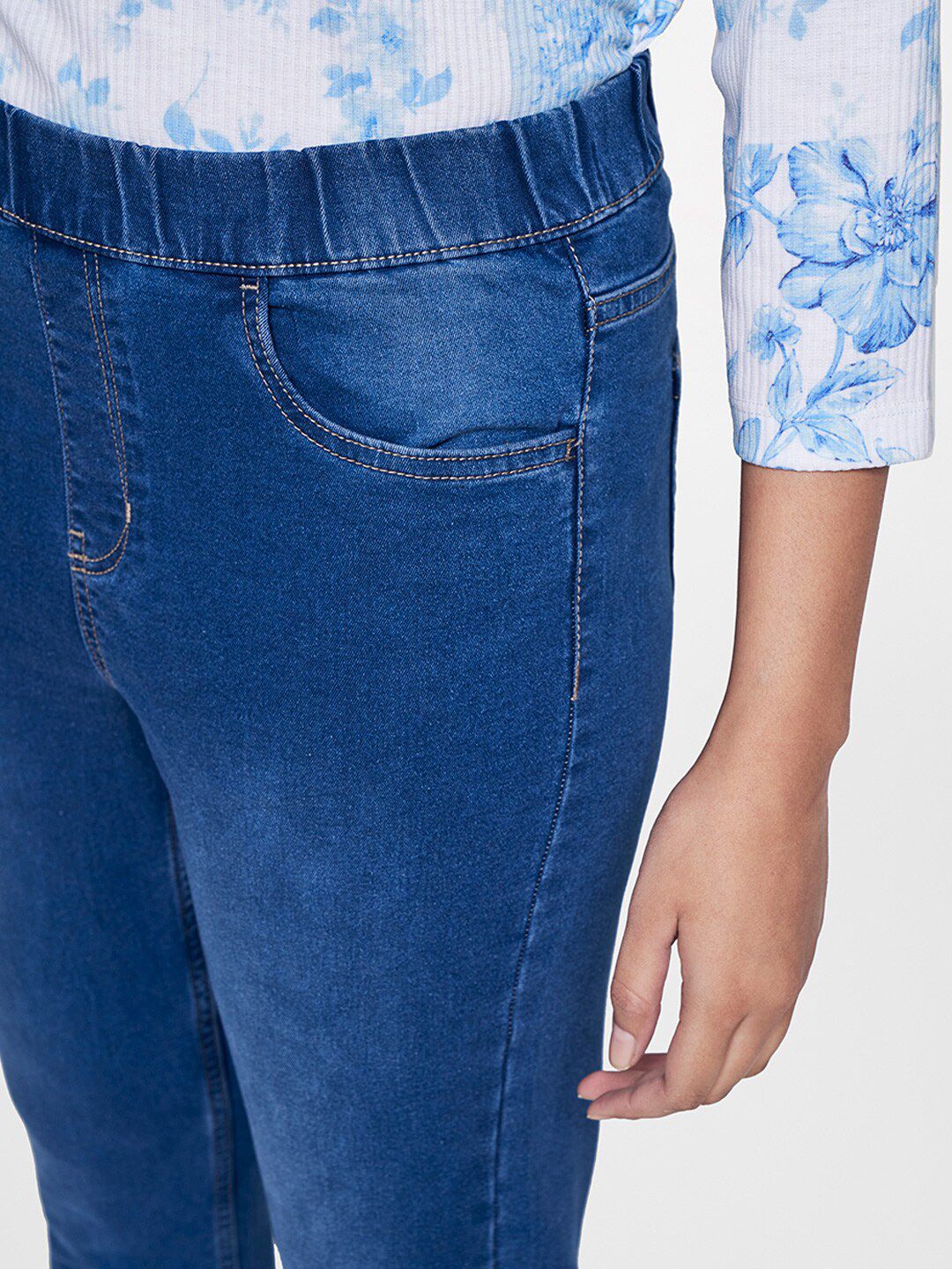 AND Women Mid-Rise Skinny Fit Heavy Fade Jeans