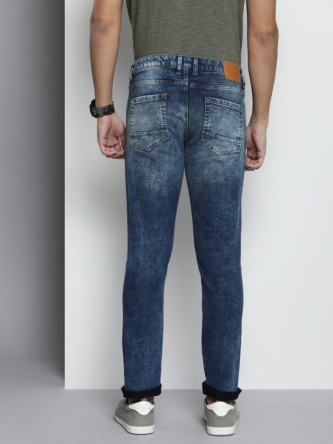 The Indian Garage Co Men Slim Fit Light Fade Stretchable Jeans