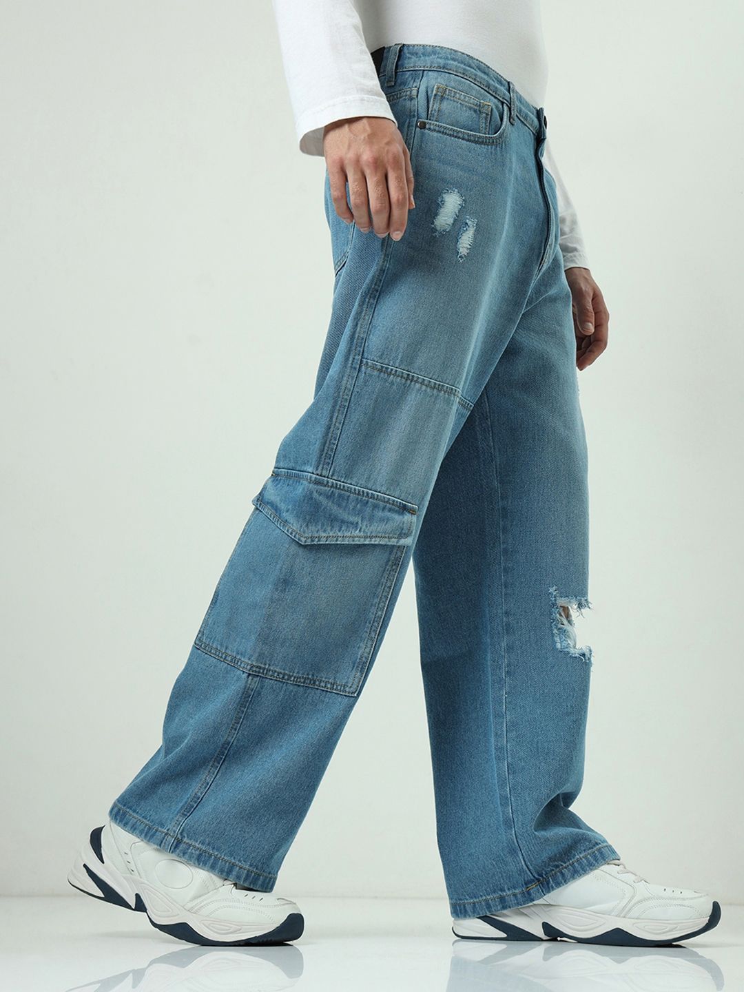 Bewakoof Men's Blue Baggy Distressed Cargo Mid-Rise Jeans