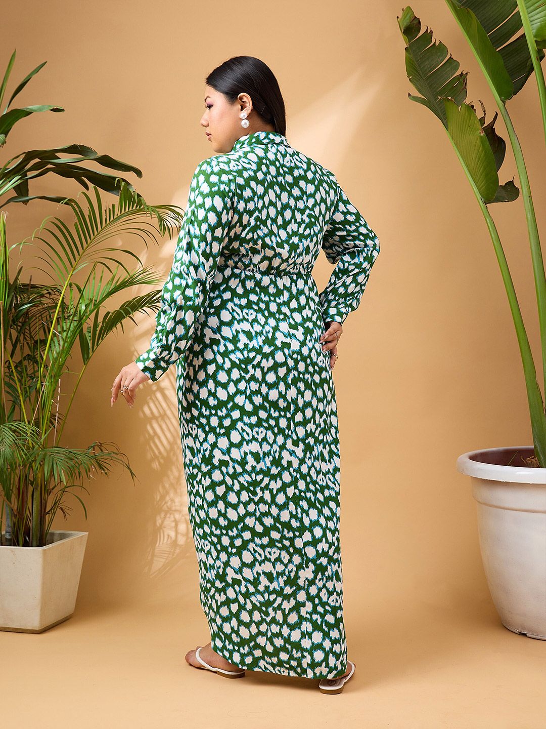 SASSAFRAS Curve Plus Size Green Abstract Print Shirt Collar Cuffed Sleeves Maxi Dress