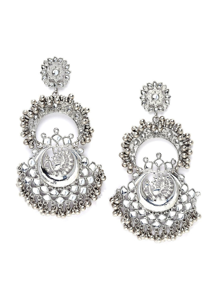 Anting-anting Chandbalis klasik Karatcart Silver & White