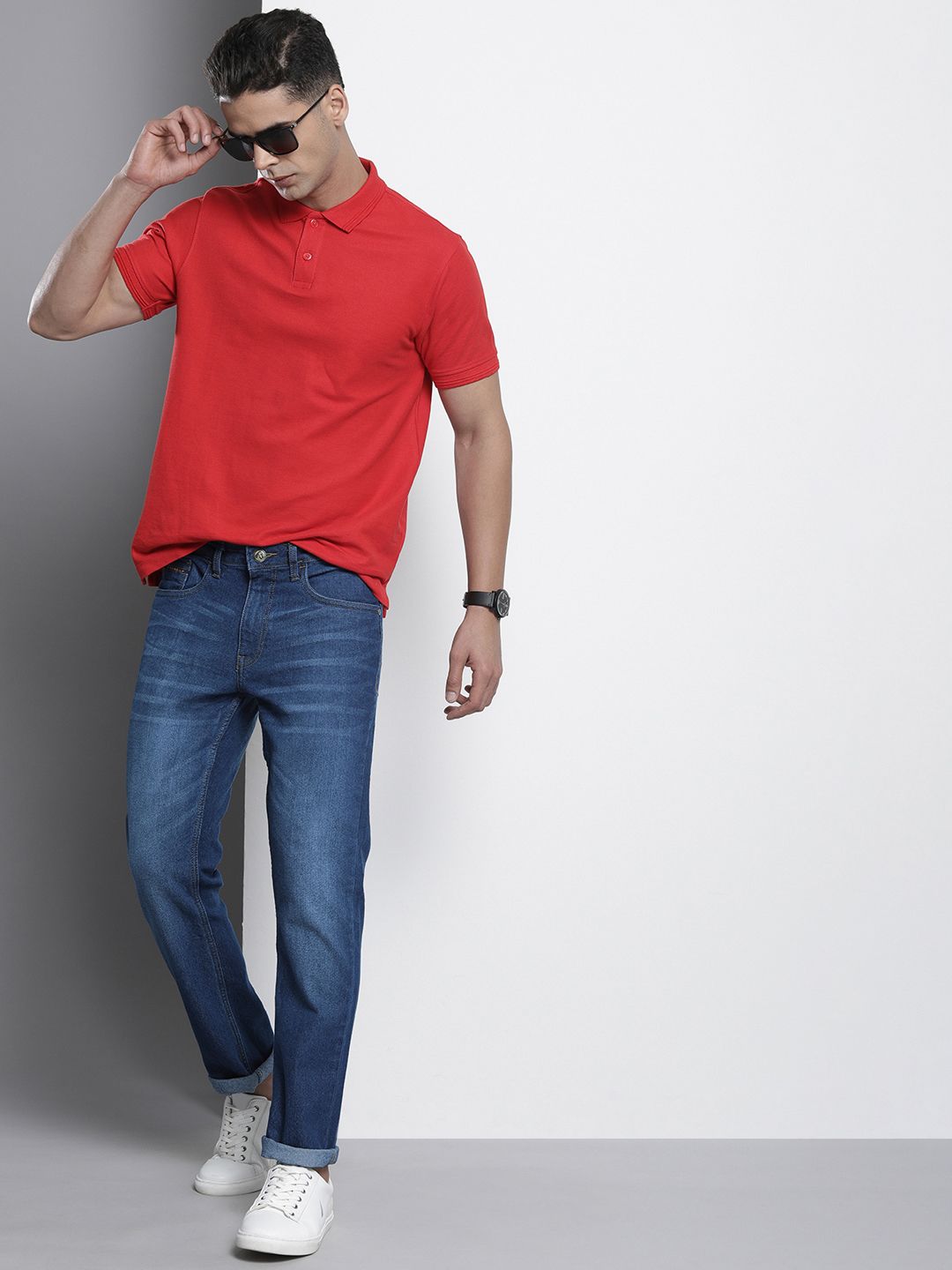 The Indian Garage Co Men Slim Straight Fit Light Fade Stretchable Jeans